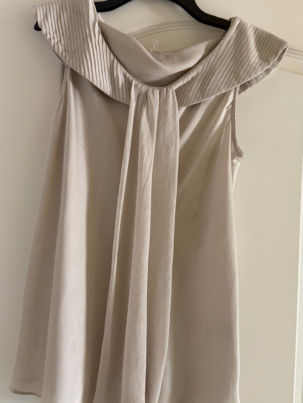 Sleeveless Pleated Collar Draped Front Blouse in Light cream